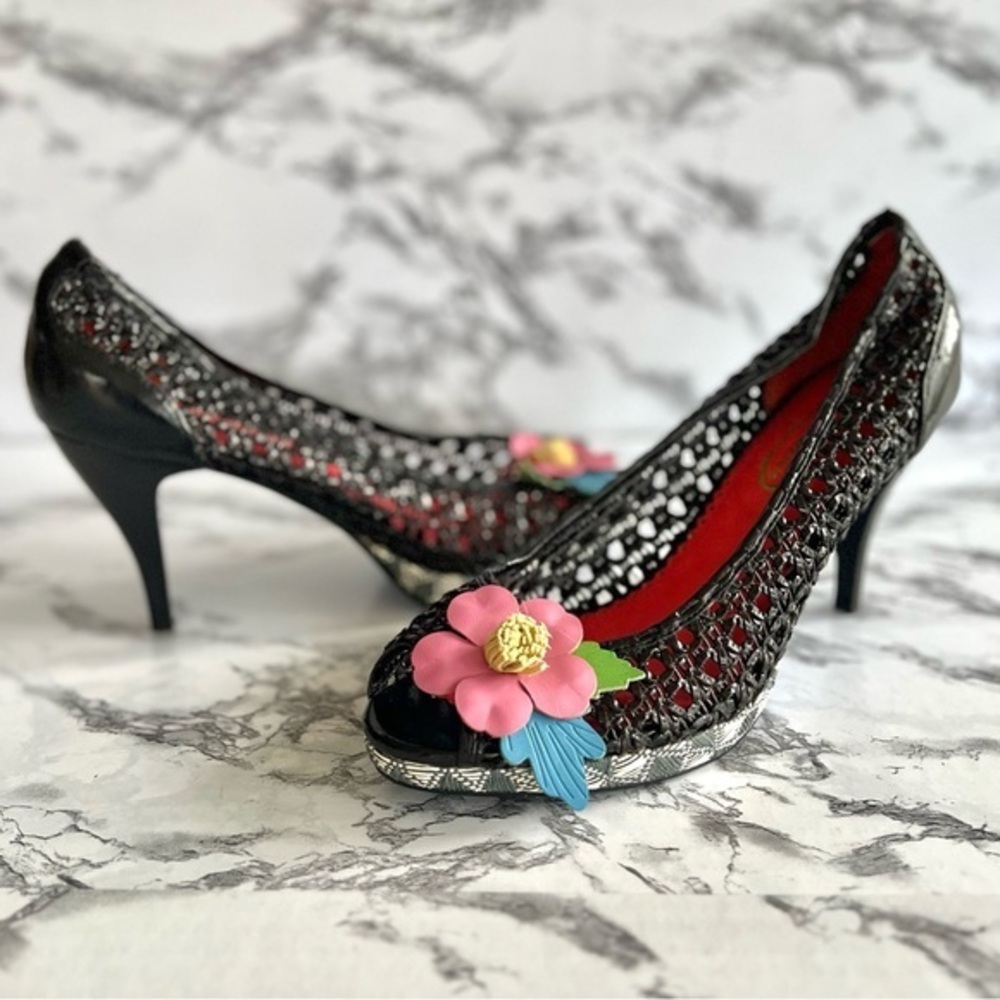 Poetic License Black and Pink Heels